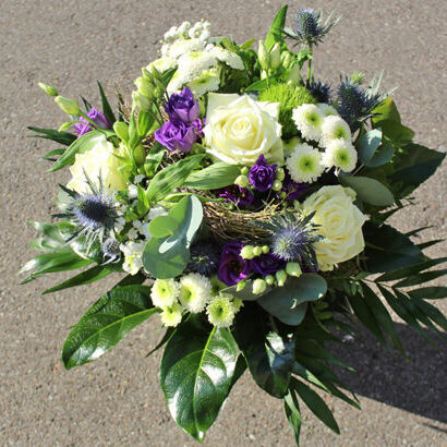 Bouquet with white/purple flowers