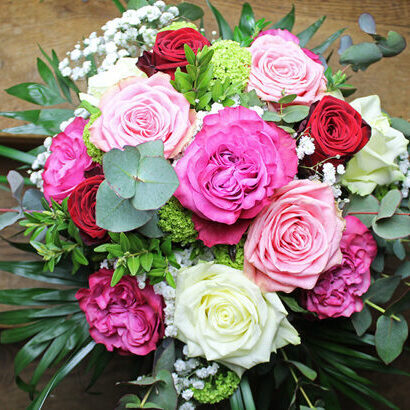 Bouquet of mixed roses