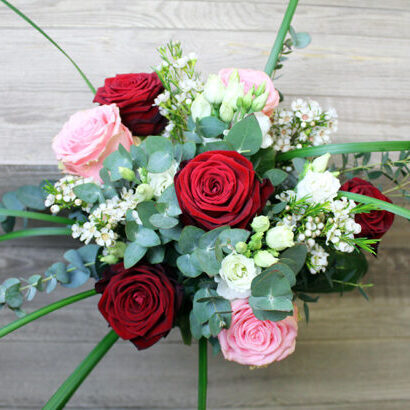 Elegant Bouquet of Roses Red/Pink